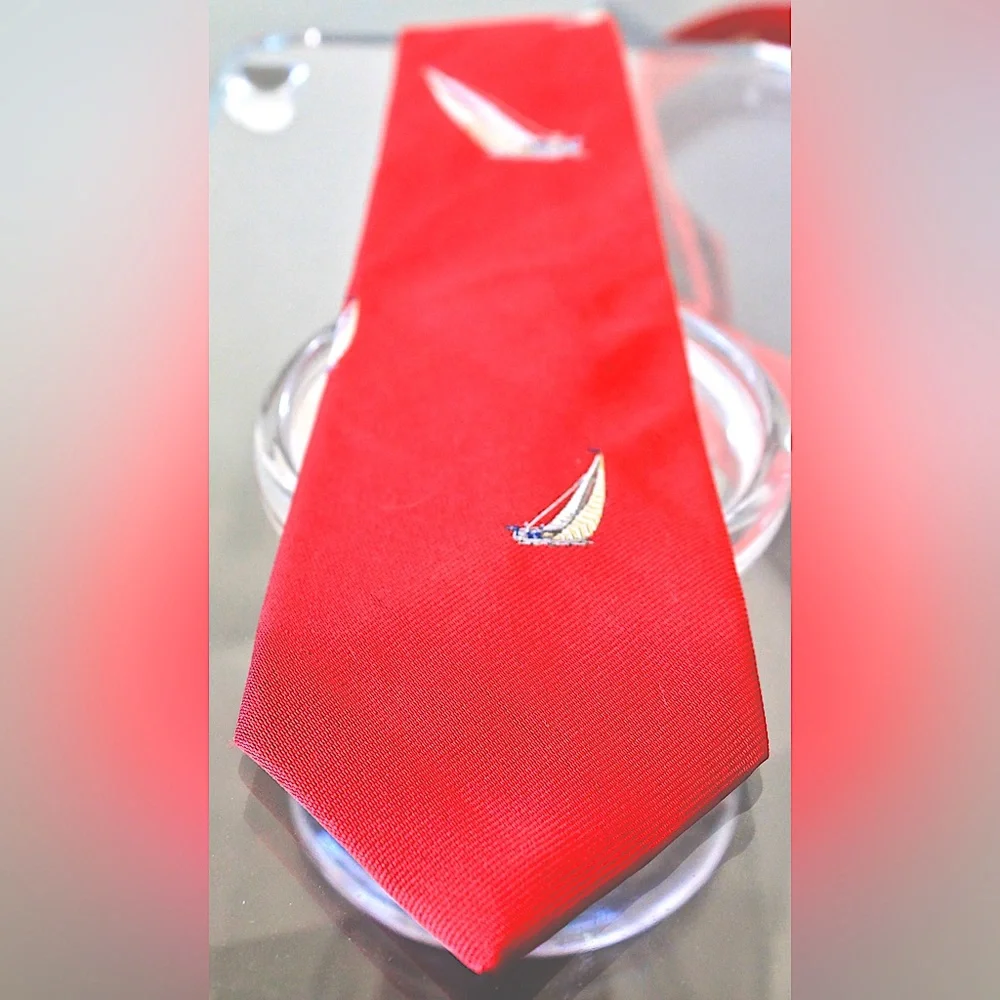 JACOBS ROBERTS LTD MENS TIE RED 100% SILK VINTAGE SAILBOATS HAND SEWN
